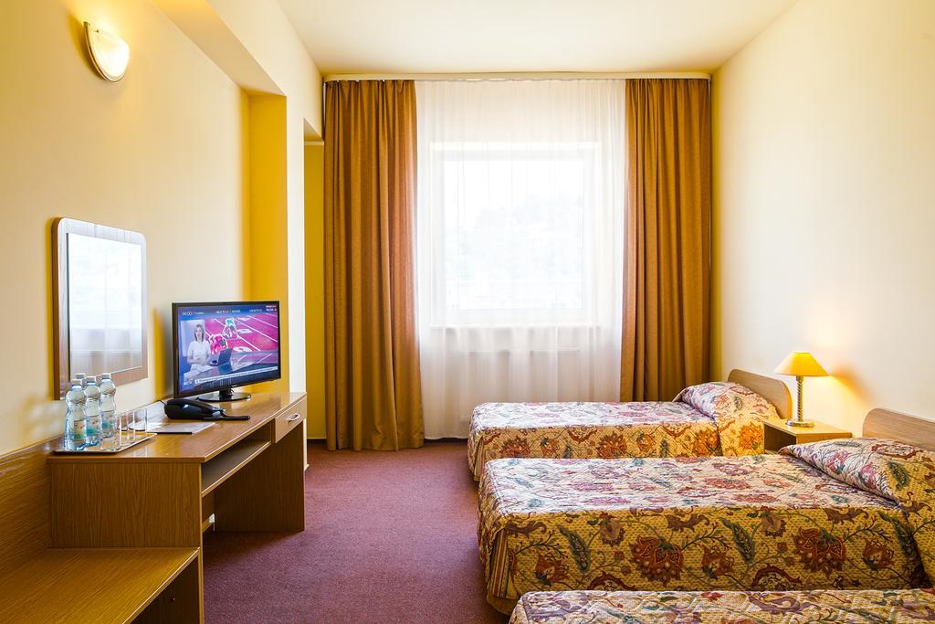 Hotel Accademia بشيميش المظهر الخارجي الصورة