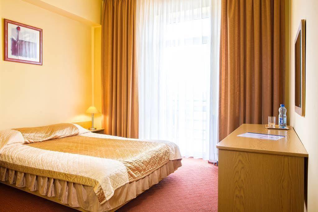 Hotel Accademia بشيميش المظهر الخارجي الصورة